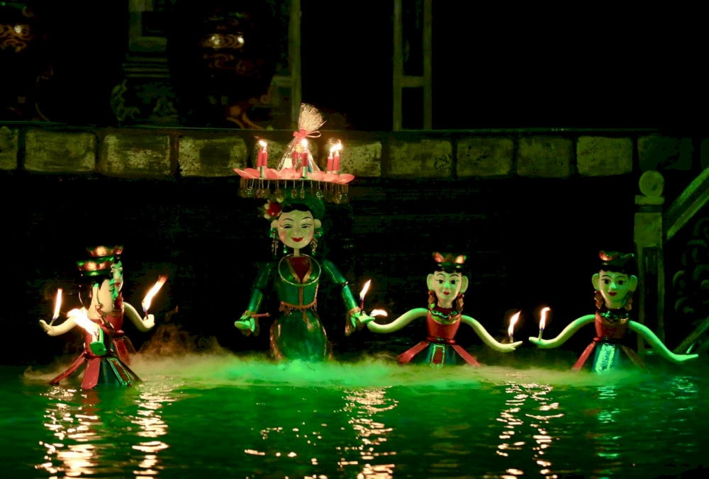 Attending a water puppet show at Dao Ngoc offers not only entertainment but also a deeper appreciation of Vietnam’s rich artistic traditions 